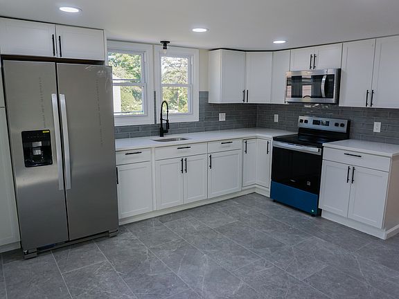 5th image of 418 Horton Hill Road