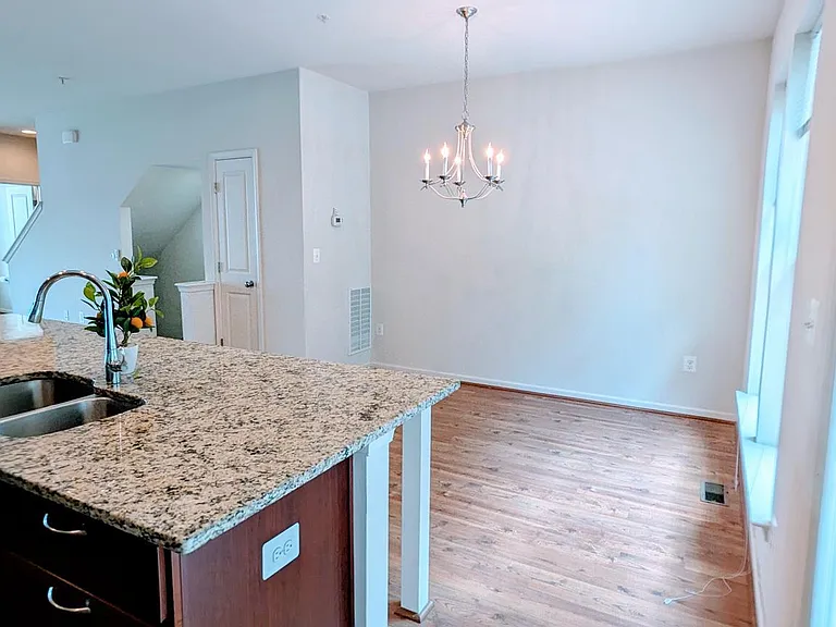 22404 Glenbow Way — Photo 10