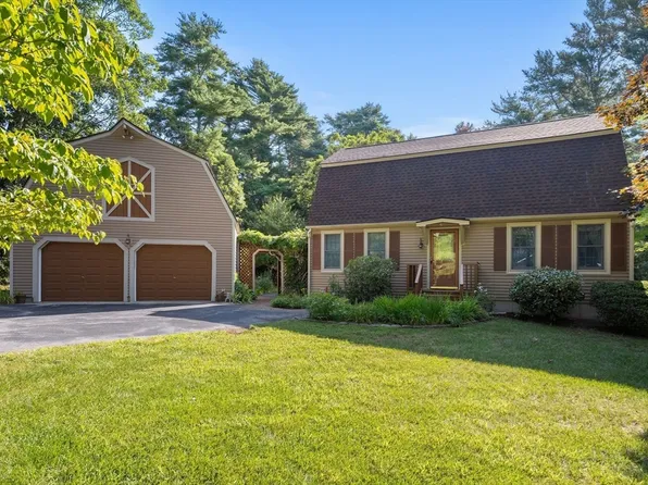 60 Canterbury Dr, Plymouth, MA 02360