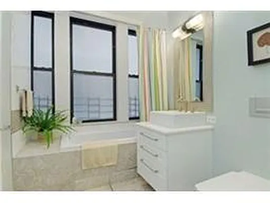 Rented by Douglas Elliman | media 16