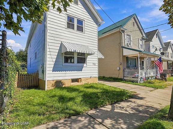 2nd image of 153 John St
