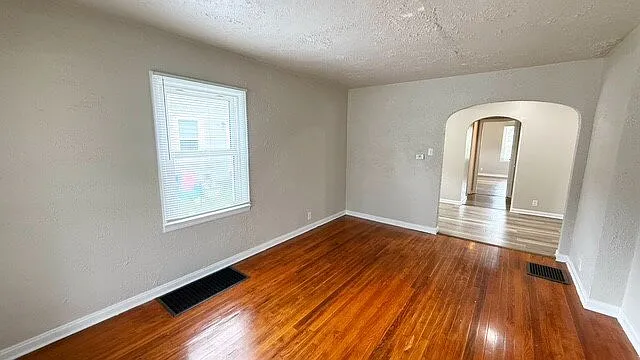 3 bed, 2.0 bath, $1,425 — Photo 2