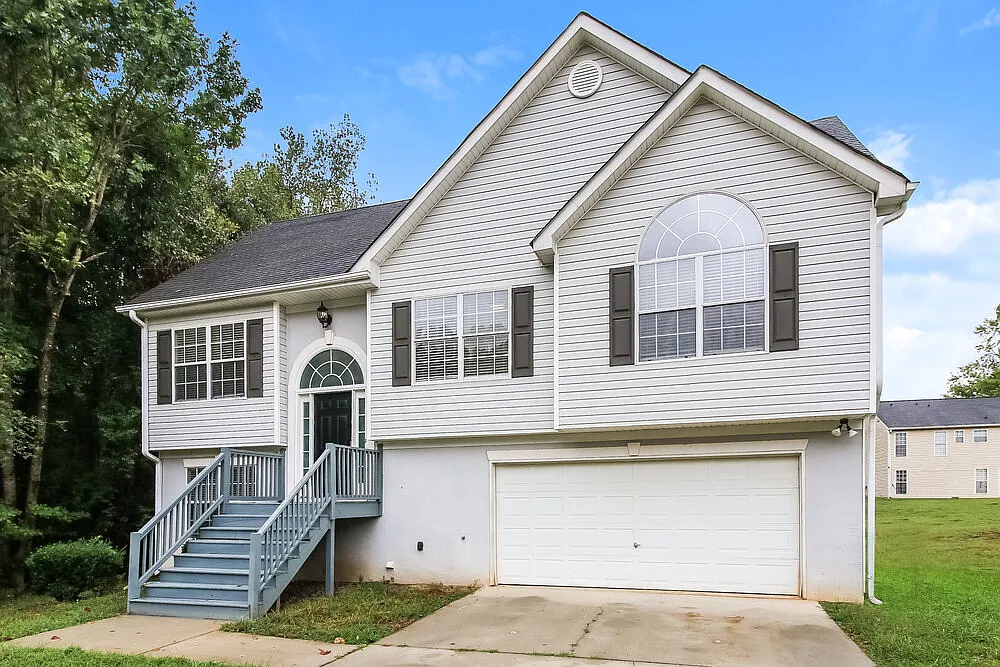 5 bed, 3.0 bath, 1854 sqft, $2,195 — Photo 1