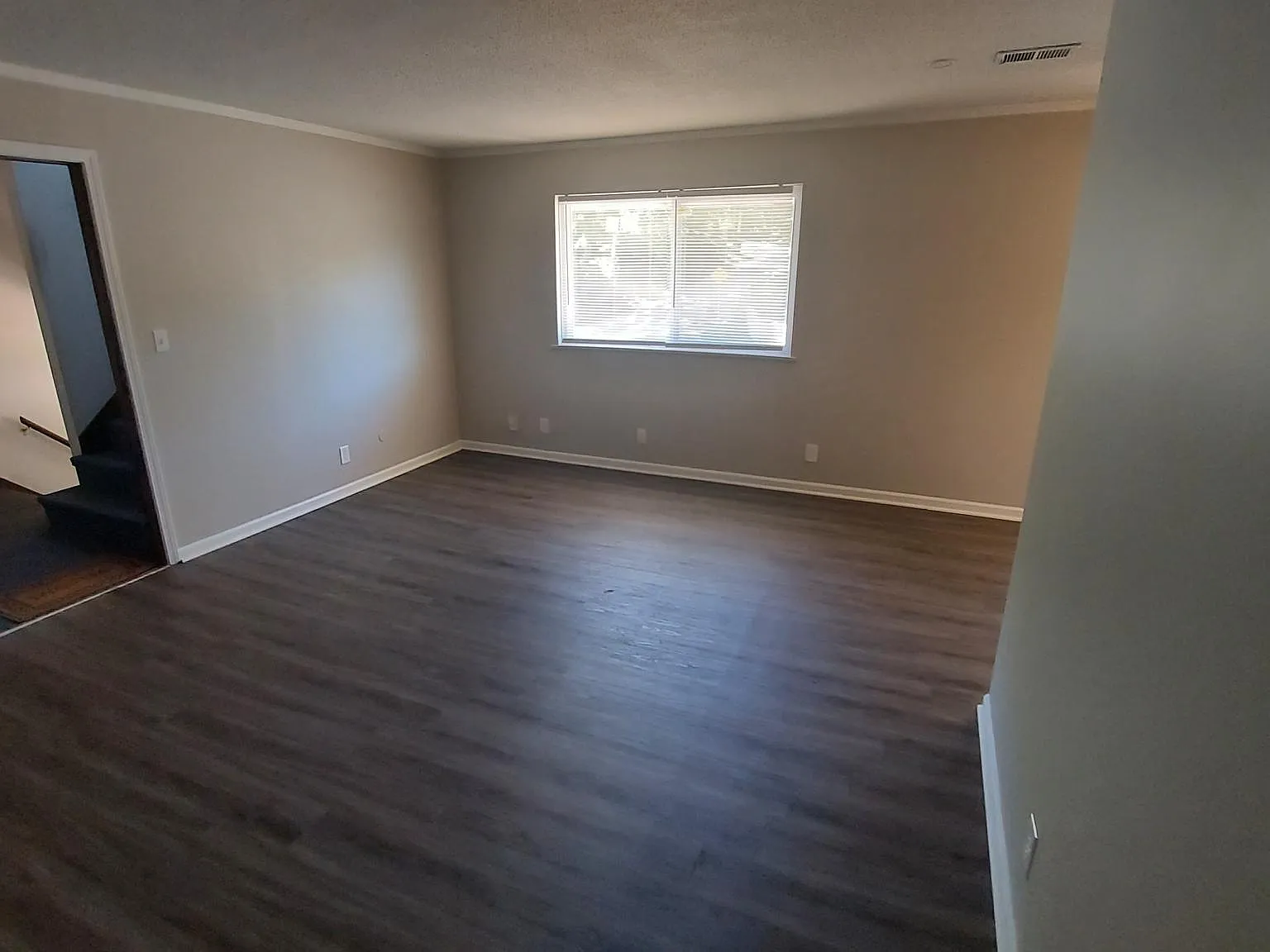 5725 Leavenworth Rd — Photo 2