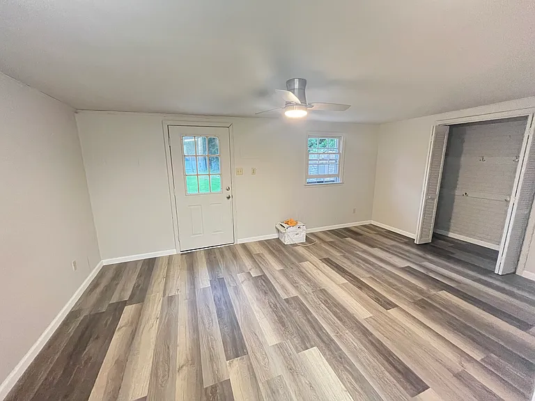 549 Berry Shoals Rd #B — Photo 7