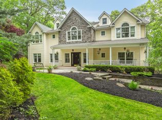 6 British Colony Rd, Northport, NY 11768