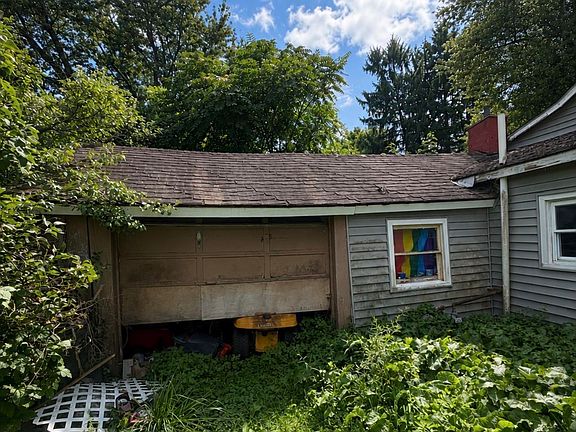 3rd image of 340 E Center St