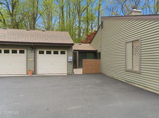 7 Hampton Ct, Red Bank, NJ 07701