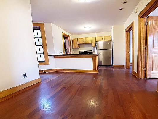 1st image of 136 Lexington Ave #3