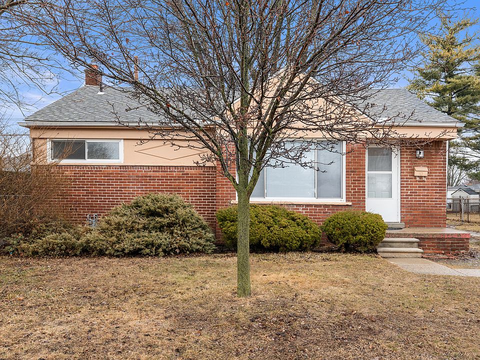 1st image of 27734 Maplewood St