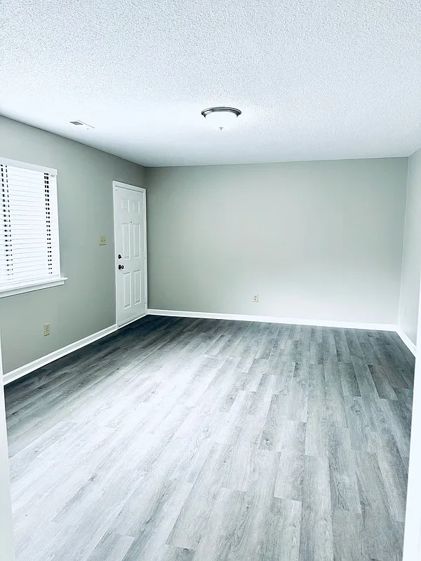 2 bed, 1.0 bath, 960 sqft, $1,195 — Photo 3