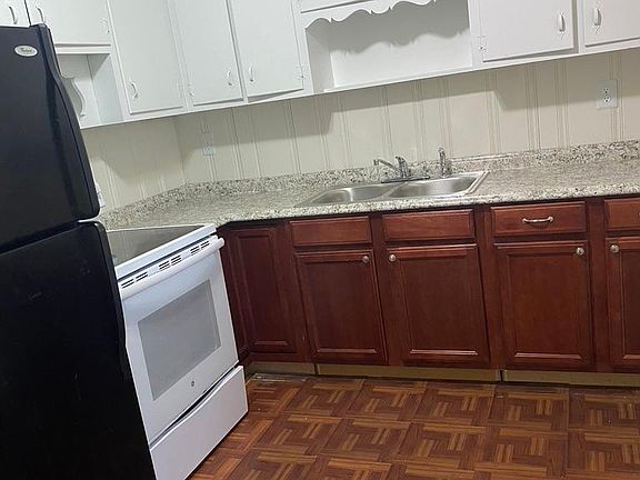 4th image of 4829 Juniper Dr