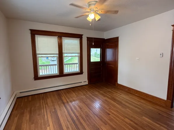 192 Tudor St, Waterbury, CT 06704