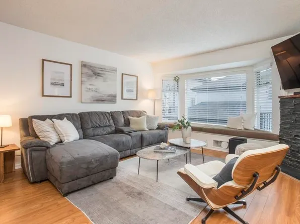 1195 Falcon Dr #27, Coquitlam, BC V3E 2H1
