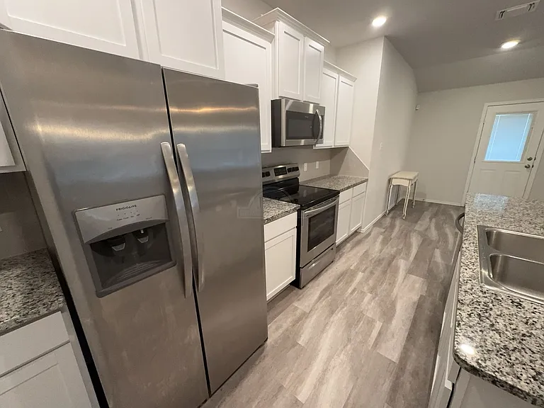 104 Green Jay Dr — Photo 17