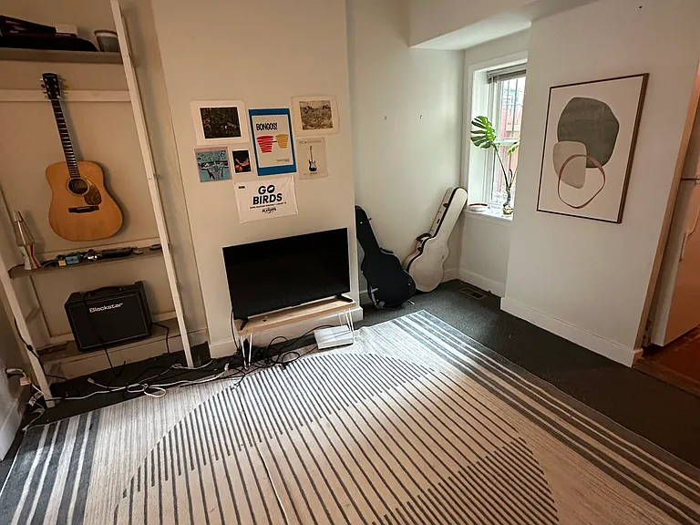 2045 Fitzwater St #1 — Photo 6