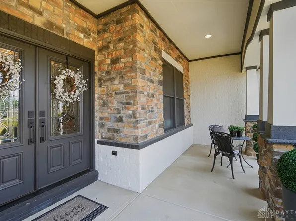 2611 Patrick Henry Dr, Dayton, OH 45434