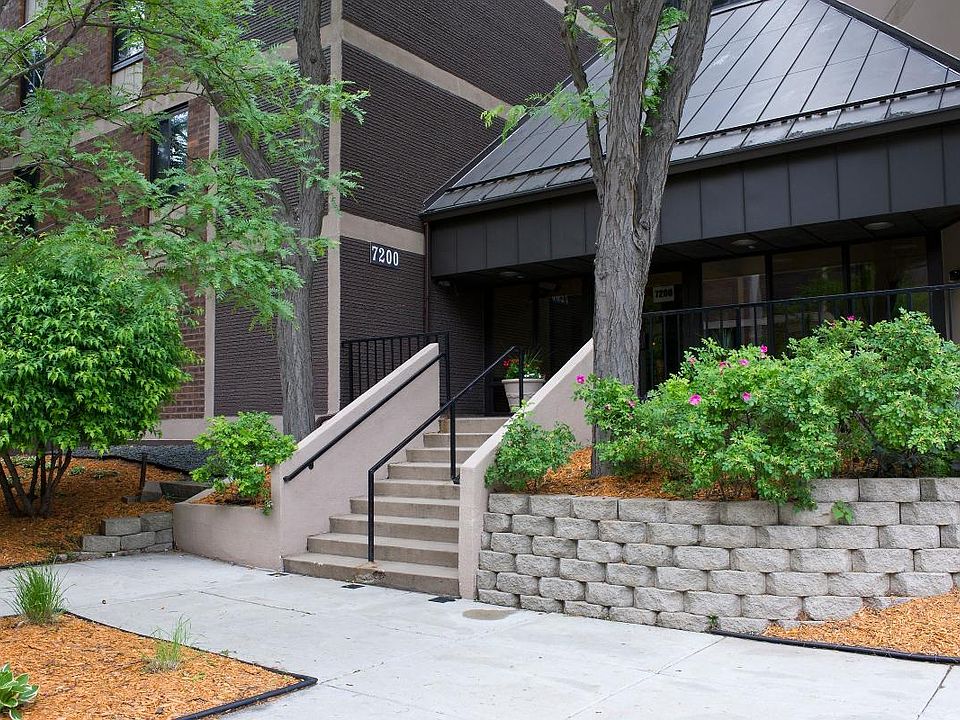 Front Entry 7200 York