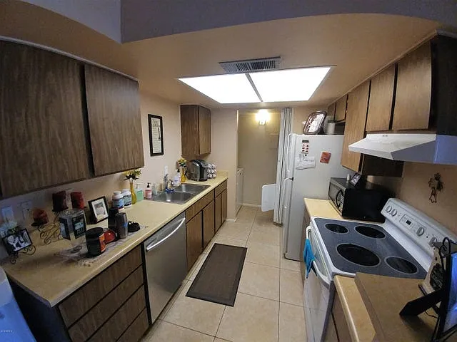4608 W Maryland Ave #241 — Photo 6
