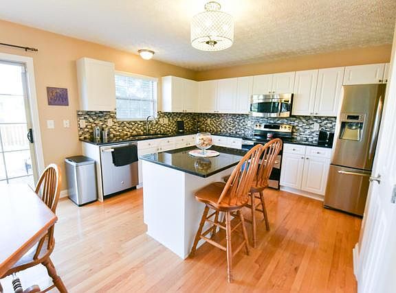 2nd image of 522 Fairland Dr