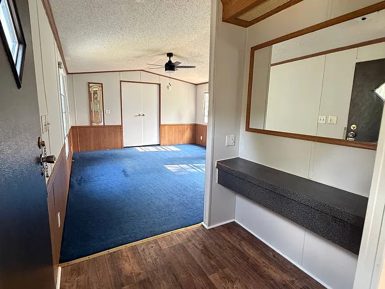 927 Julia St — Photo 11