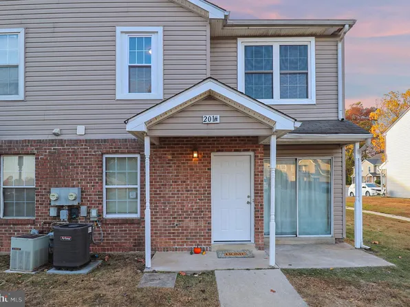 201 Highland Blvd APT H, New Castle, DE 19720