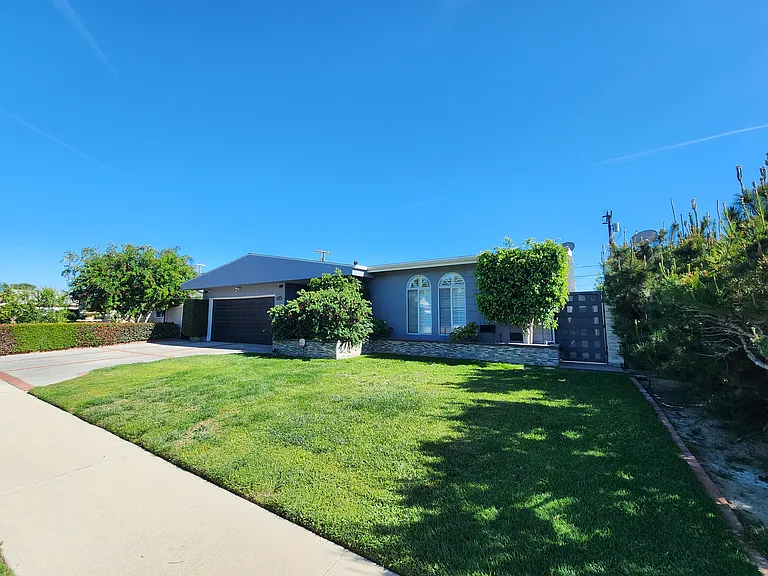 17200 Willard St — Photo 53