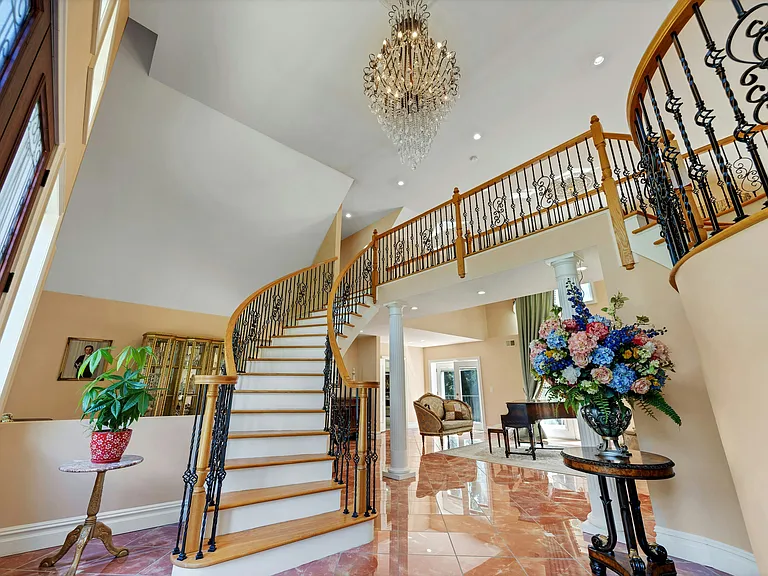 252 Mabel Pl — Photo 7