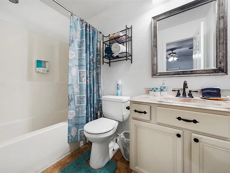 6120 Avenue Q 1/2 — Photo 14