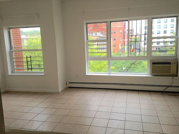 4th image of 66 E 120th St Fl 3
