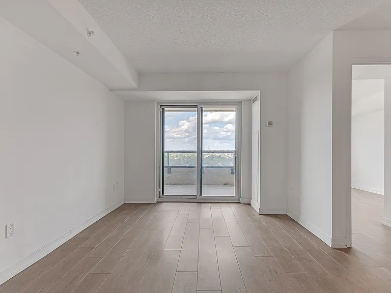 1410 Dupont St — Photo 18