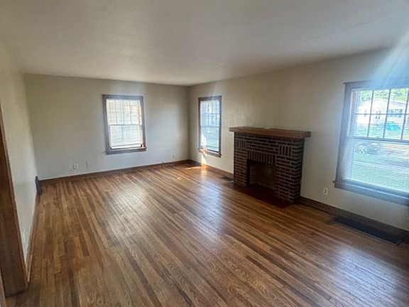 3rd image of 3403 Reid Ave