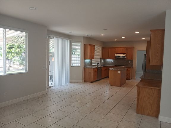 5th image of 9394 Live Oak Dr