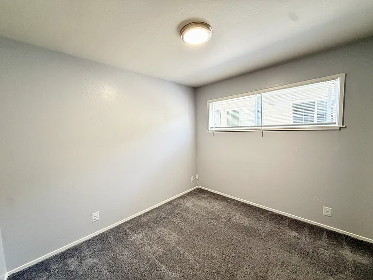 475 Alcatraz Ave #8 — Photo 9