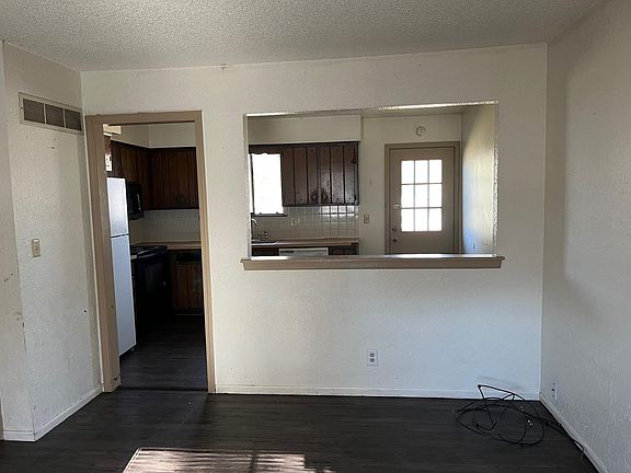 3rd image of 473 Beach St #473