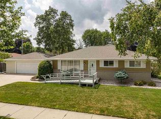 2415 N Viola St, Appleton, WI 54911