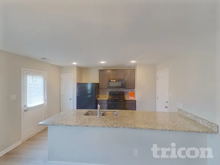 3706 Burdette Way — Photo 5