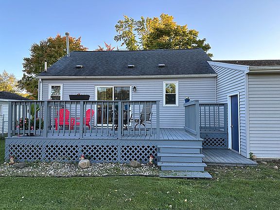 3rd image of 1905 Essex St