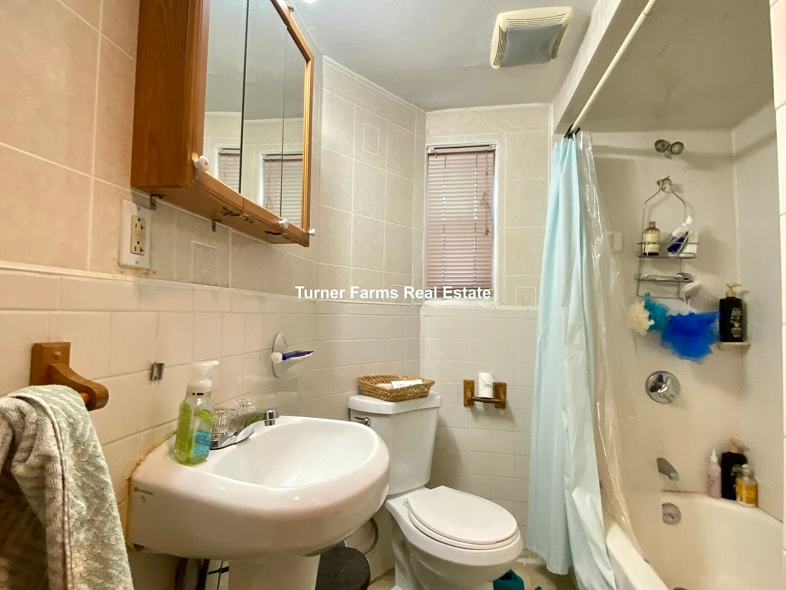 3 bed, 9999 sqft, $4,900 — Photo 4