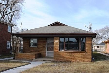 2nd image of 5459 N Green Bay Ave