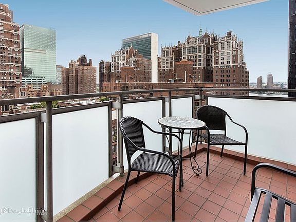 4th image of 300 E 40th St #20CD