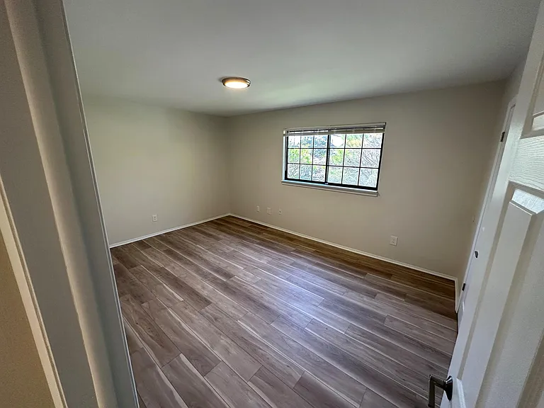102 N Washington Ave — Photo 11