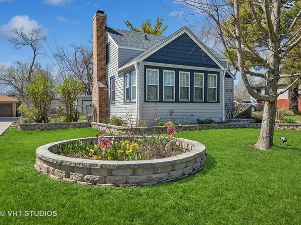 4018 N Lincoln St, Westmont, IL 60559