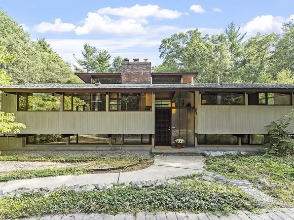 54 Nowell Farme Rd, Carlisle, MA 01741