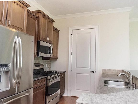 3rd image of 351 Washington Ave NE