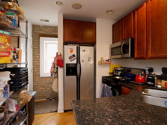 2nd image of 5655 N Magnolia Ave #W3