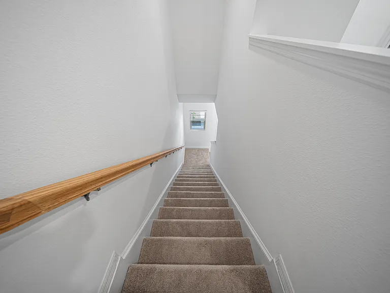 2085 Hallier Cv — Photo 23
