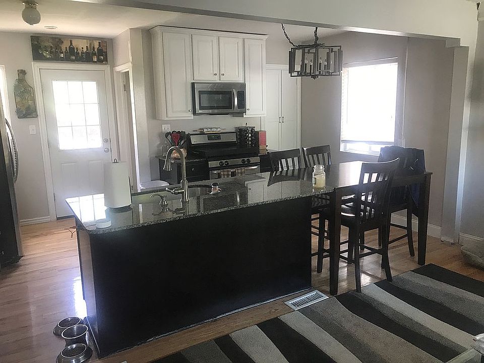 2nd image of 2576 E Lambourne Ave