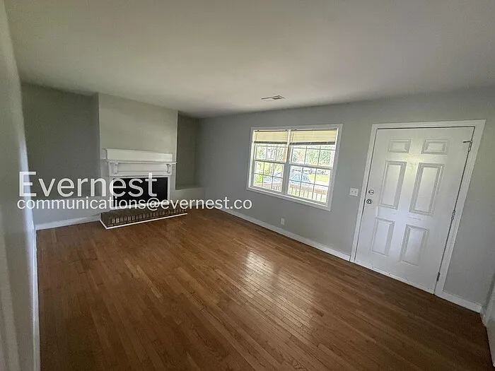 3318 Bonds Ave — Photo 3