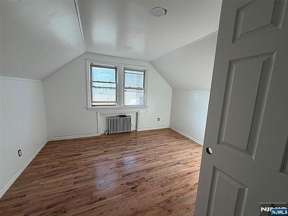 5th image of 153-155 Arlington Ave